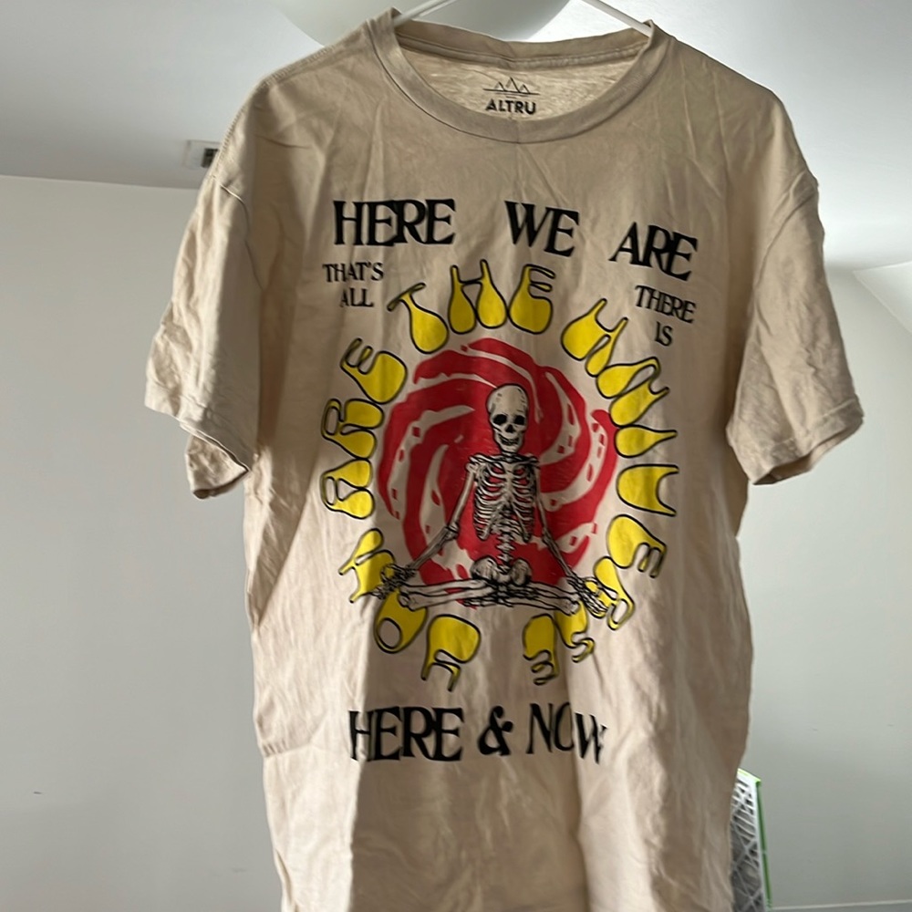 Tee shirt